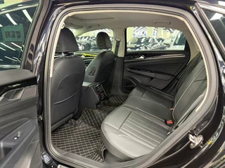 Volkswagen Passat 2022 280TSI Version d'élite intérieur photo 11 Volkswagen Passat 2022 280TSI Version d'élite intérieur photo 11