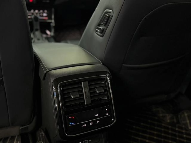 Volkswagen Passat 2022 280TSI Version d'élite intérieur photo 12 Volkswagen Passat 2022 280TSI Version d'élite intérieur photo 12