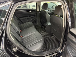 Volkswagen Passat 2022 280TSI Version d'élite intérieur photo 16 Volkswagen Passat 2022 280TSI Version d'élite intérieur photo 16