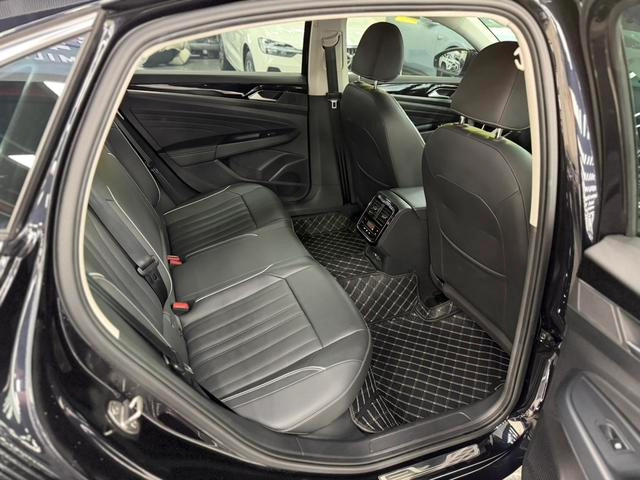 Volkswagen Passat 2022 280TSI Version d'élite intérieur photo 16 Volkswagen Passat 2022 280TSI Version d'élite intérieur photo 16