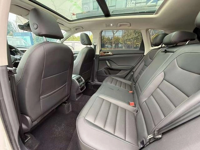 Volkswagen Tharu 2022 330TSI Versión tope de gama con tracción a las cuatro ruedas interior foto 7 Volkswagen Tharu 2022 330TSI Versión tope de gama con tracción a las cuatro ruedas interior foto 7