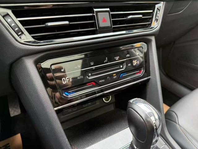 Volkswagen Tharu 2022 330TSI Versión tope de gama con tracción a las cuatro ruedas interior foto 11 Volkswagen Tharu 2022 330TSI Versión tope de gama con tracción a las cuatro ruedas interior foto 11