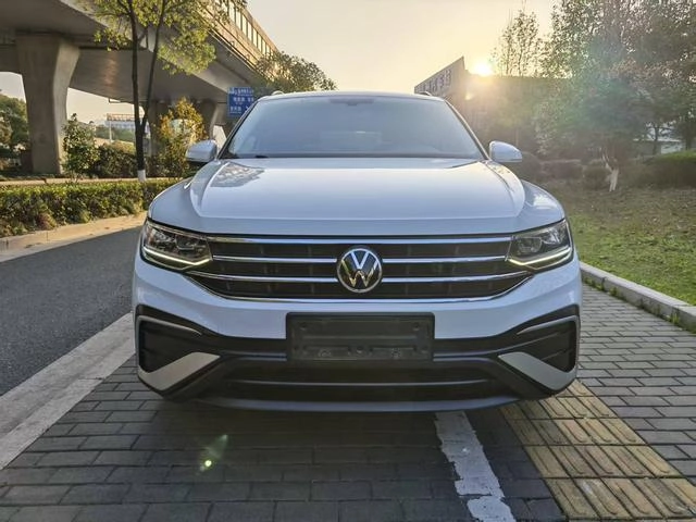 Volkswagen Tiguan L 2022 330TSI Automatic two-wheel drive comfortable version exterior photo 2