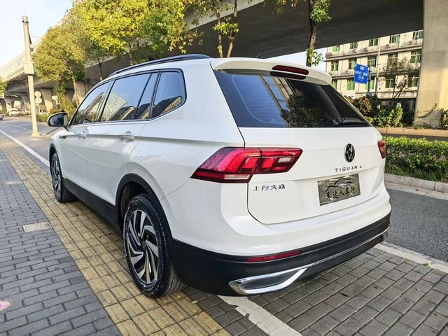 Volkswagen Tiguan L 2022 330TSI Automatic two-wheel drive comfortable version interior photo 8