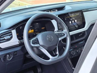 Volkswagen Tharu 2025 New talent 300TSI Sharp Edition interior photo 17