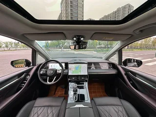GAC Trumpchi M8 2024 Master Series 2.0TGDI Ultimate Edition interior photo 14