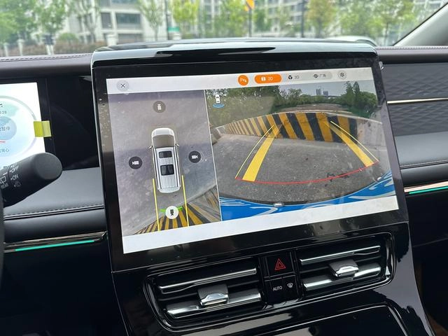 GAC Trumpchi M8 2024 Master Series 2.0TGDI Ultimate Edition interior photo 18