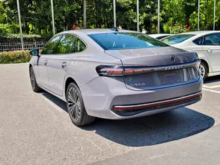 Volkswagen Passat 2025 Pro 380TSI Long Zun Edition interior photo 10