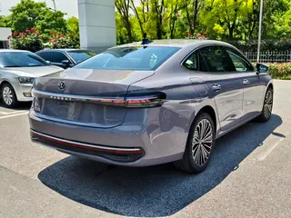 Volkswagen Passat 2025 Pro 380TSI Long Zun Edition interior photo 11