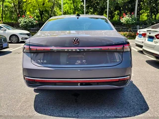 Volkswagen Passat 2025 Pro 380TSI Long Zun Edition interior photo 12