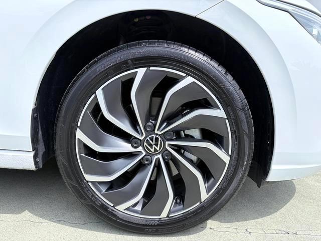 Volkswagen Golf 2023 Модификация 280TSI DSG Pro экстерьер фото 5 Volkswagen Golf 2023 Модификация 280TSI DSG Pro экстерьер фото 5