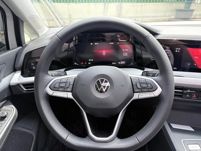 Volkswagen Golf 2023 Модификация 280TSI DSG Pro интерьер фото 15 Volkswagen Golf 2023 Модификация 280TSI DSG Pro интерьер фото 15