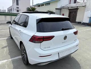 Volkswagen Golf 2023 Модификация 280TSI DSG Pro интерьер фото 18 Volkswagen Golf 2023 Модификация 280TSI DSG Pro интерьер фото 18