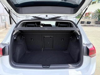 Volkswagen Golf 2023 Модификация 280TSI DSG Pro интерьер фото 19 Volkswagen Golf 2023 Модификация 280TSI DSG Pro интерьер фото 19