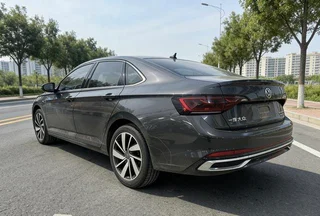 Volkswagen Sagitar 2023 300TSI DSG Édition Excellence extérieur photo 4