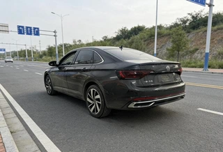 Volkswagen Sagitar 2023 300TSI DSG Édition Excellence extérieur photo 5