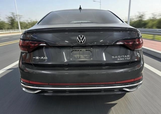 Volkswagen Sagitar 2023 300TSI DSG Édition Excellence intérieur photo 6