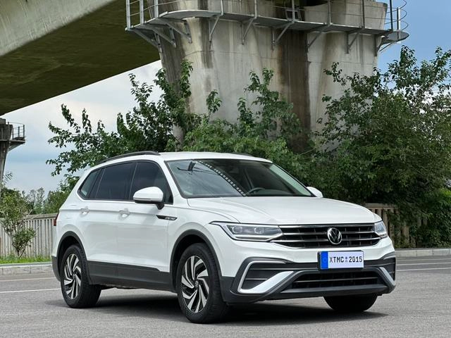 Volkswagen Tiguan L 2022 330TSI Автоматическая двухприводная версия экстерьер фото 3