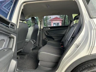 Volkswagen Tiguan L 2022 330TSI Автоматическая двухприводная версия интерьер фото 14