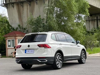 Volkswagen Tiguan L 2022 330TSI Автоматическая двухприводная версия интерьер фото 17