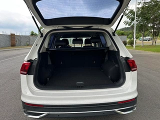 Volkswagen Tiguan L 2022 330TSI Автоматическая двухприводная версия интерьер фото 18