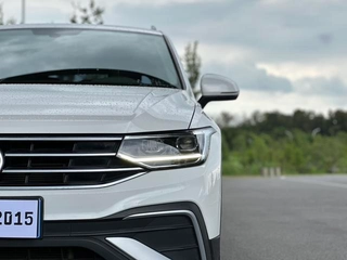 Volkswagen Tiguan L 2022 330TSI Автоматическая двухприводная версия интерьер фото 20