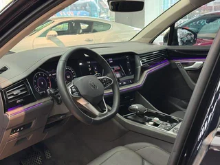 Volkswagen Touareg 2022 3.0TSI Острая версия Черный спортивный костюм экстерьер фото 7