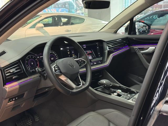 Volkswagen Touareg 2022 3.0TSI Острая версия Черный спортивный костюм экстерьер фото 7