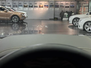 Volkswagen Touareg 2022 3.0TSI Острая версия Черный спортивный костюм интерьер фото 15