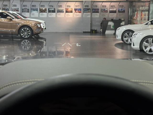 Volkswagen Touareg 2022 3.0TSI Острая версия Черный спортивный костюм интерьер фото 15