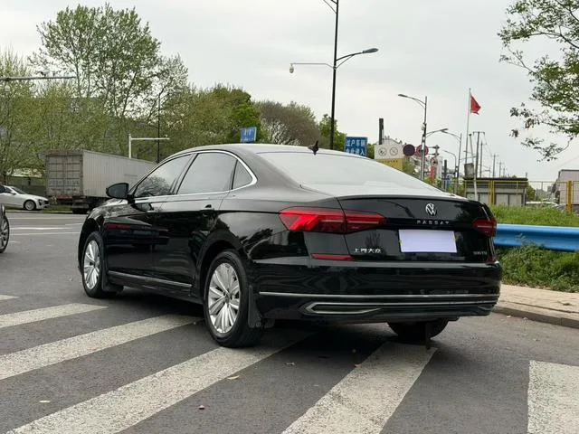 Volkswagen Passat 2021 330TSI Elite Edition exterior photo 4