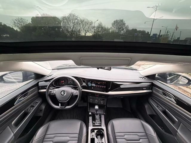Volkswagen Passat 2021 330TSI Elite Edition interior photo 6