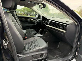 Volkswagen Passat 2021 330TSI Elite Edition interior photo 7