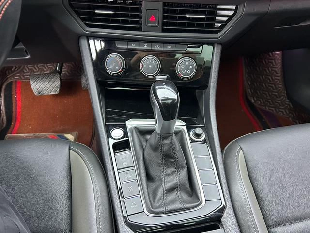Volkswagen Sagitar 2021 200TSI DSG Versión más allá interior foto 11 Volkswagen Sagitar 2021 200TSI DSG Versión más allá interior foto 11