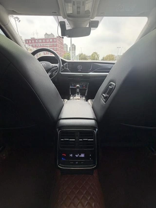 Volkswagen Passat 2022 330TSI Luxury Edition interior photo 14