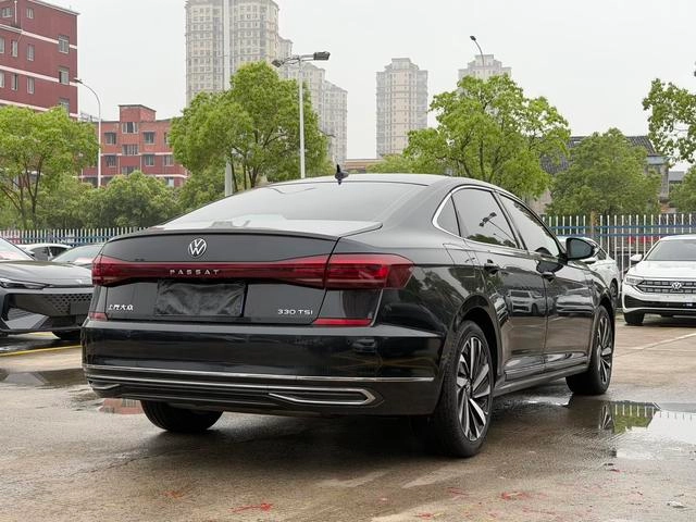 Volkswagen Passat 2022 330TSI Elite Edition exterior photo 6