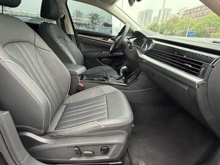 Volkswagen Passat 2022 330TSI Elite Edition interior photo 15