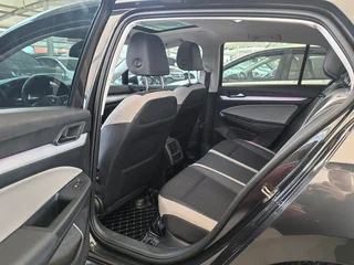 Volkswagen Golf 2021 280TSI DSG Pro Primera versión interior foto 6
