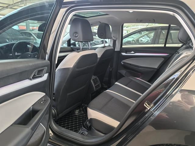 Volkswagen Golf 2021 280TSI DSG Pro Primera versión interior foto 6