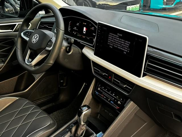 Volkswagen Tiguan L 2024 outstanding 330TSI Two-wheel drive R-Line Long Yao Edition interior photo 9