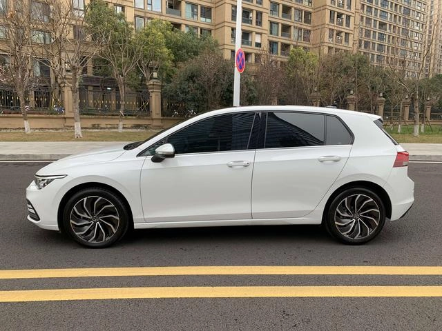 Volkswagen Golf 2023 280TSI DSG Pro экстерьер фото 7 Volkswagen Golf 2023 280TSI DSG Pro экстерьер фото 7