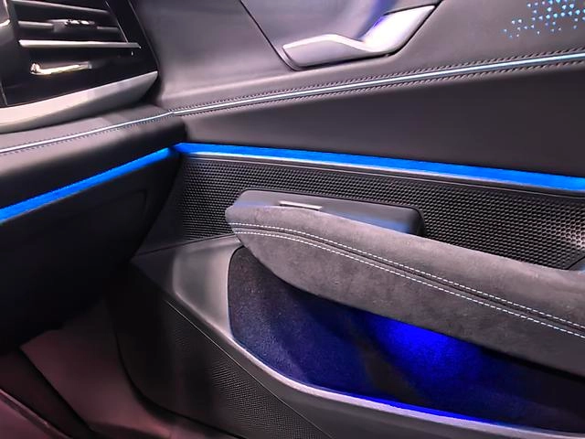 Volkswagen Passat 2025 Pro 380TSI Long Zun Edition interior photo 11