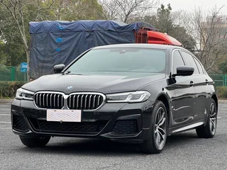 BMW 5 Series 2022 Segundo cambio 525Li M Conjunto deportivo