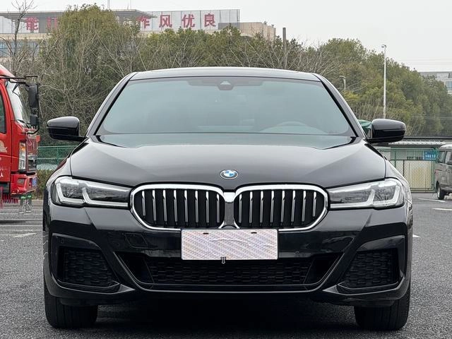 BMW 5 Series 2022 Second change 525Li M Sports suit exterior photo 4