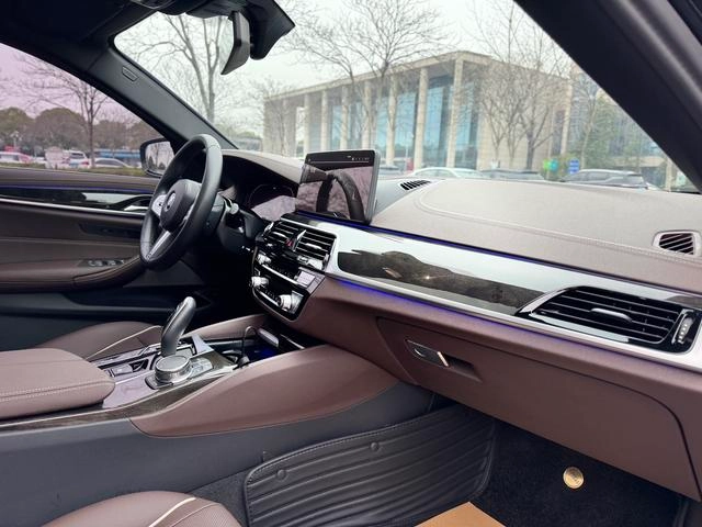 BMW 5 Series 2022 Second change 525Li M Sports suit interior photo 8