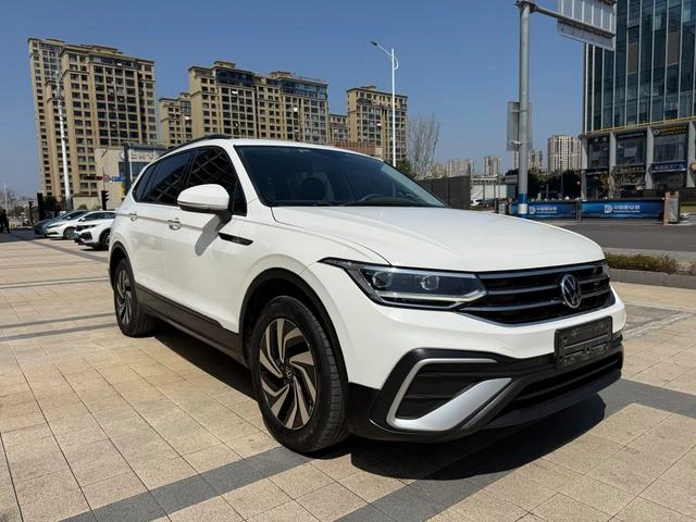 Volkswagen Tiguan L 2022 330TSI Versión cómoda con tracción automática en dos ruedas exterior foto 3 Volkswagen Tiguan L 2022 330TSI Versión cómoda con tracción automática en dos ruedas exterior foto 3