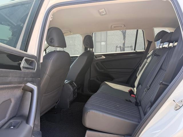 Volkswagen Tiguan L 2022 330TSI Versión cómoda con tracción automática en dos ruedas exterior foto 5 Volkswagen Tiguan L 2022 330TSI Versión cómoda con tracción automática en dos ruedas exterior foto 5
