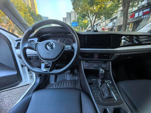 Volkswagen Bora 2021 1.5L Automatic 30 Anniversary Edition interior photo 10