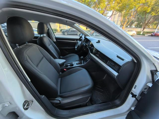 Volkswagen Bora 2021 1.5L Automatic 30 Anniversary Edition interior photo 11