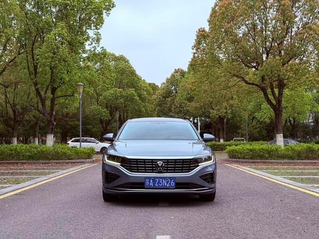 Volkswagen Passat 2022 330TSI Elite Edition exterior photo 2